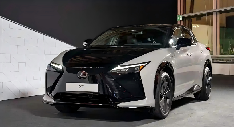 Lexus, yeniden tasarlanmış bir direksiyon simidi ve direksiyonlu bir sistem içeren yeni RZ'nin resmi görüntülerini açıklıyor