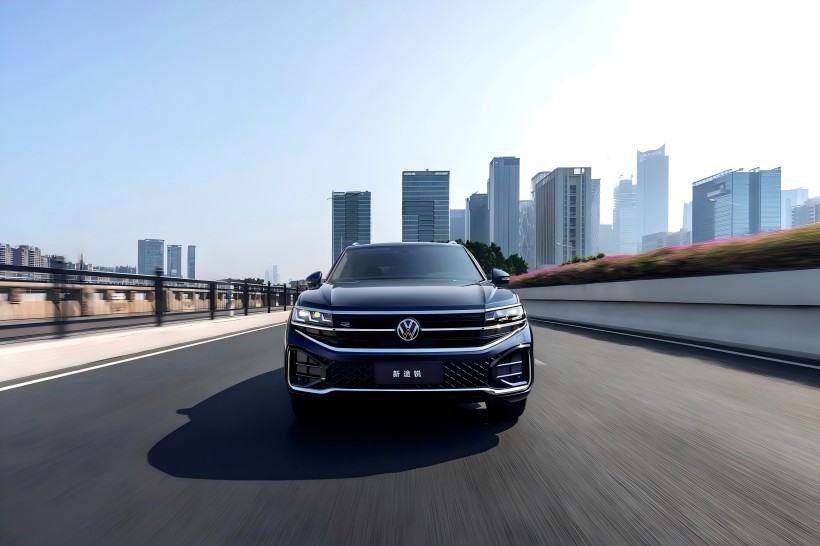 Görünüm ve Yapılandırma Yükseltildi: Yeni Volkswagen Touareg 2.0TSI Ruiing sürümü piyasaya sürüldü, 558.800 yuan olarak fiyatlandırıldı