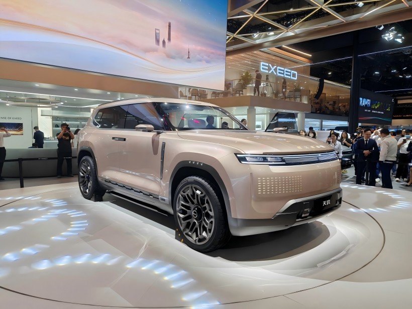 2025 Shanghai Otomobil Şovu: Starway Tianji Concept Arabası açıldı, büyük bir 6 - Seater Leisure SUV olarak konumlandırıldı