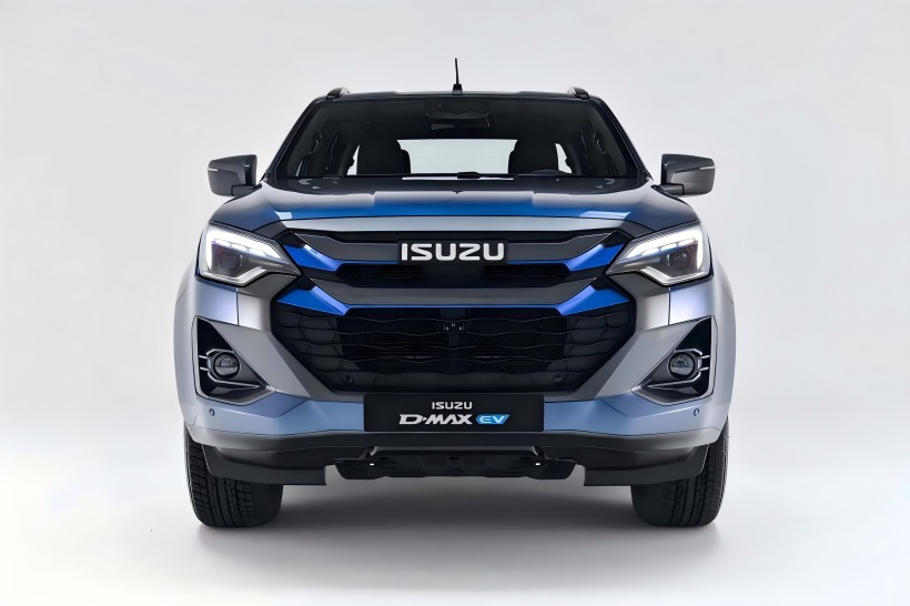 Iuzu, çift motorlu dört tekerlekten çekişli güç aktarma organlarıyla tamamen elektrikli kamyonet D-Max EV'nin resmi görüntülerini yayınladı