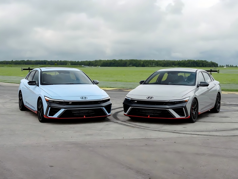 6 ileri manuel şanzıman mevcut! TCR'nin trafiğe çıkması yasal hale geliyor - Hyundai Elantra N TCR'nin resmi görselleri yayınlandı.